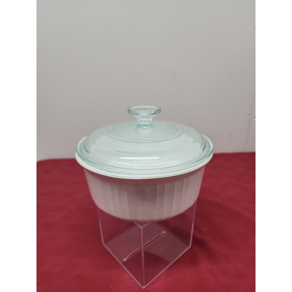 Vintage CorningWare French White 1.5 Liter Casserole Dish F-5-B With Lid EUC